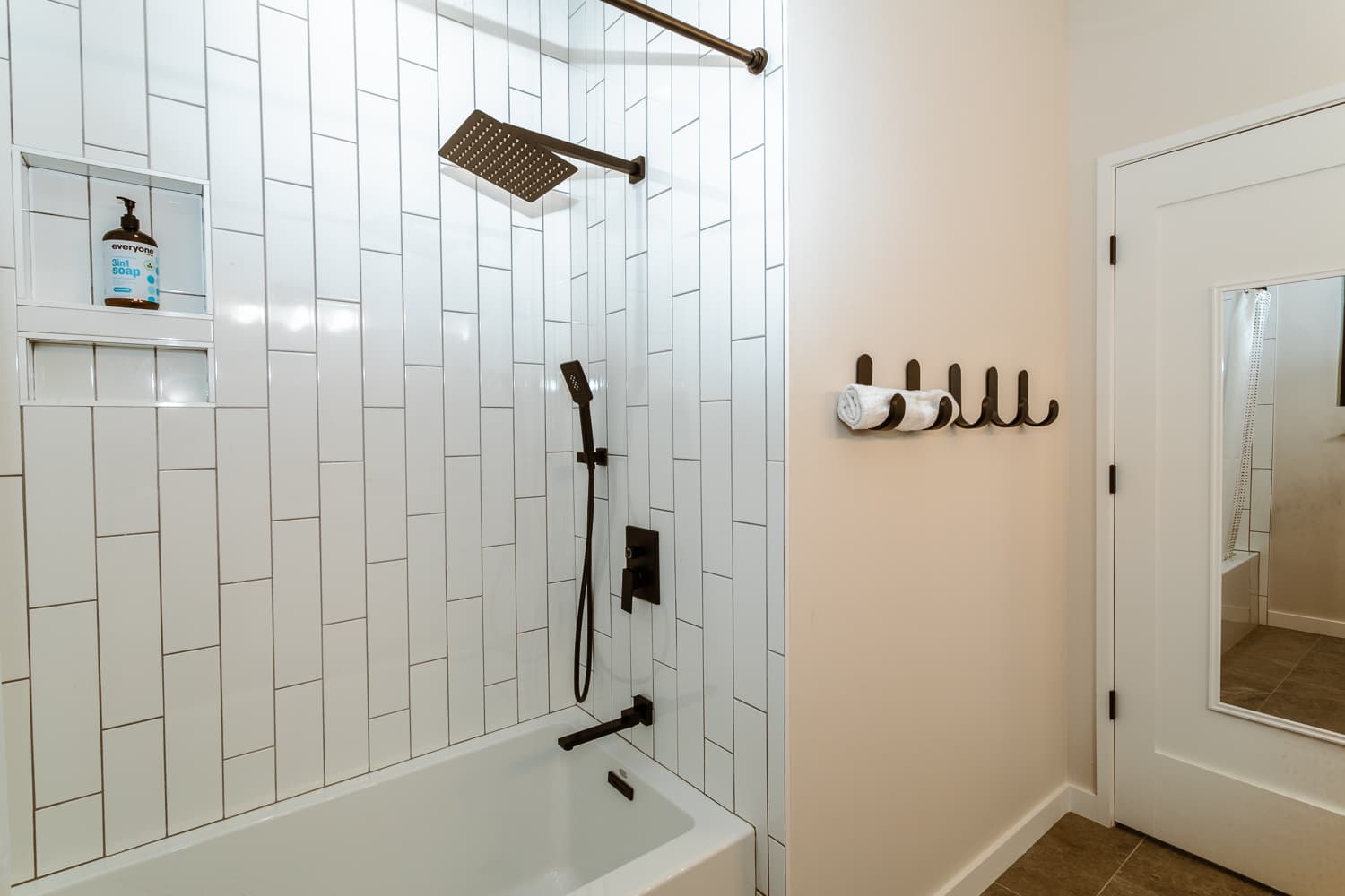 Mountain to Sea Modern - Image 42