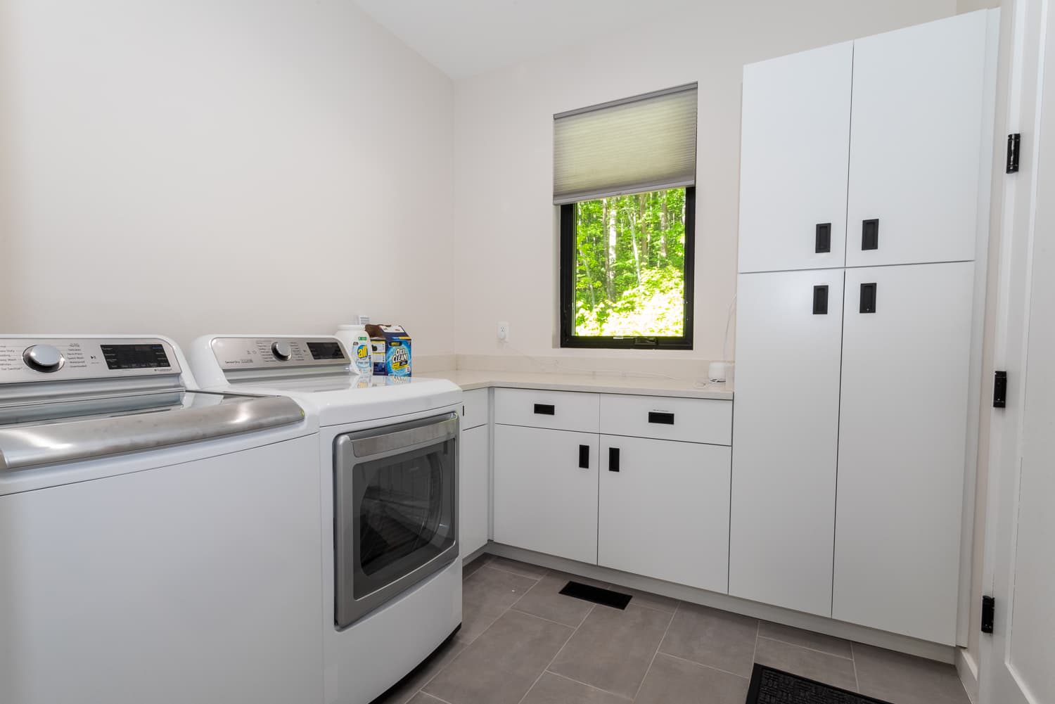 Mountain to Sea Modern - Image 43