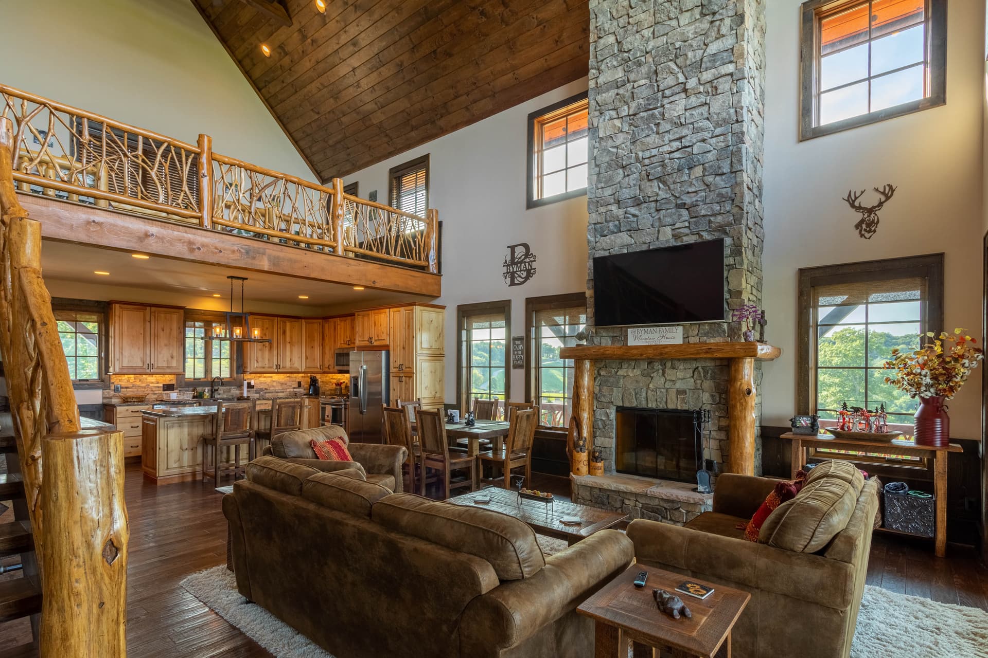 Mountain Lodge Home - Image 2