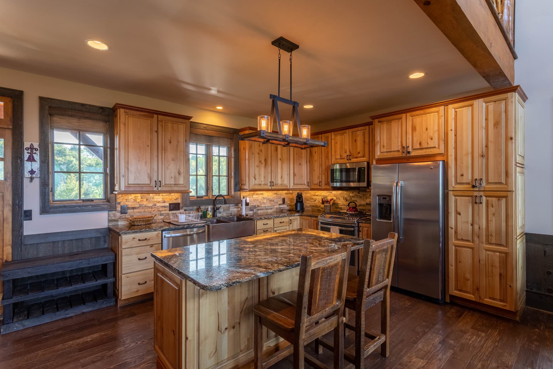 Mountain Lodge Home - Image 3