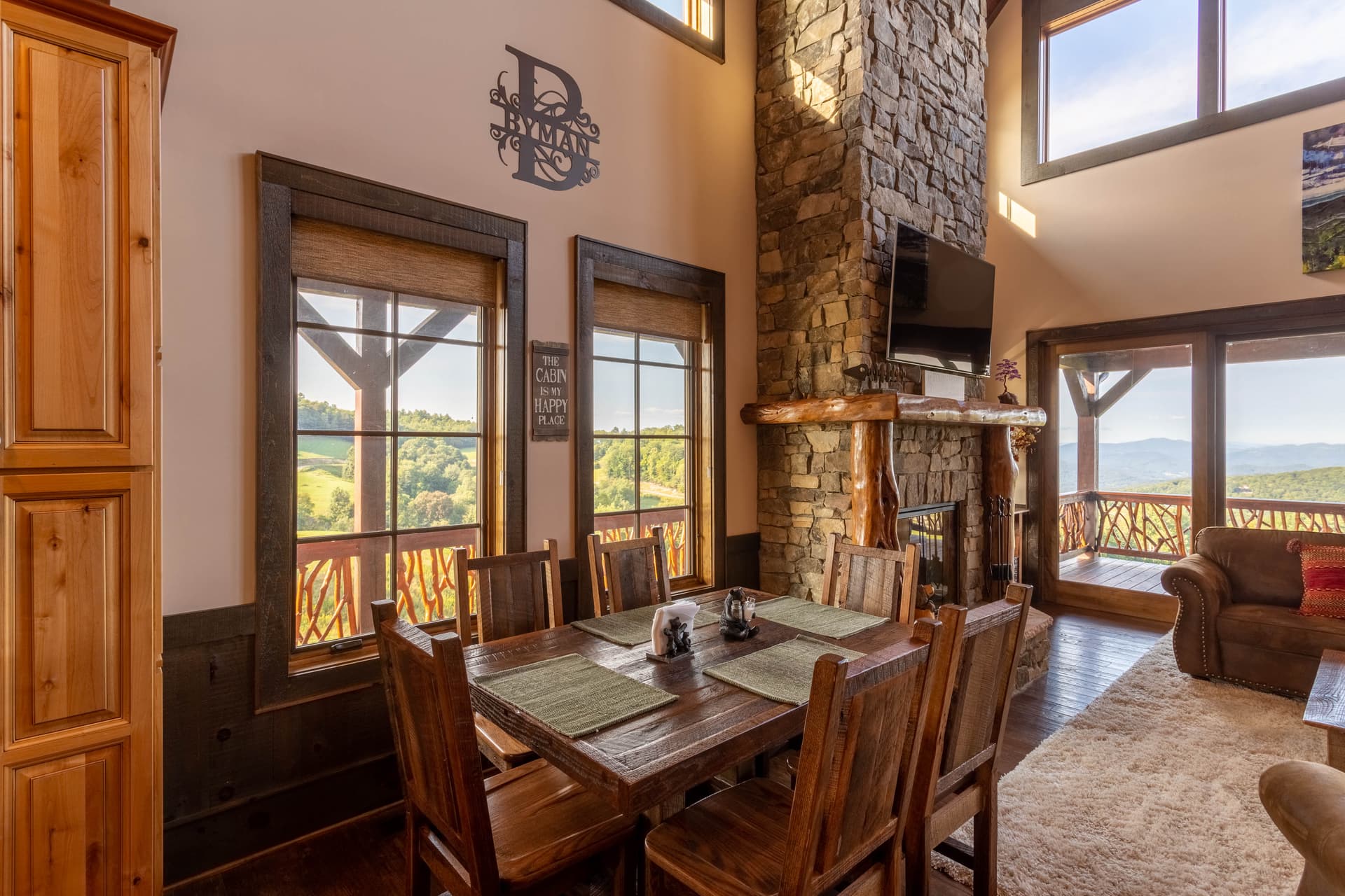 Mountain Lodge Home - Image 4