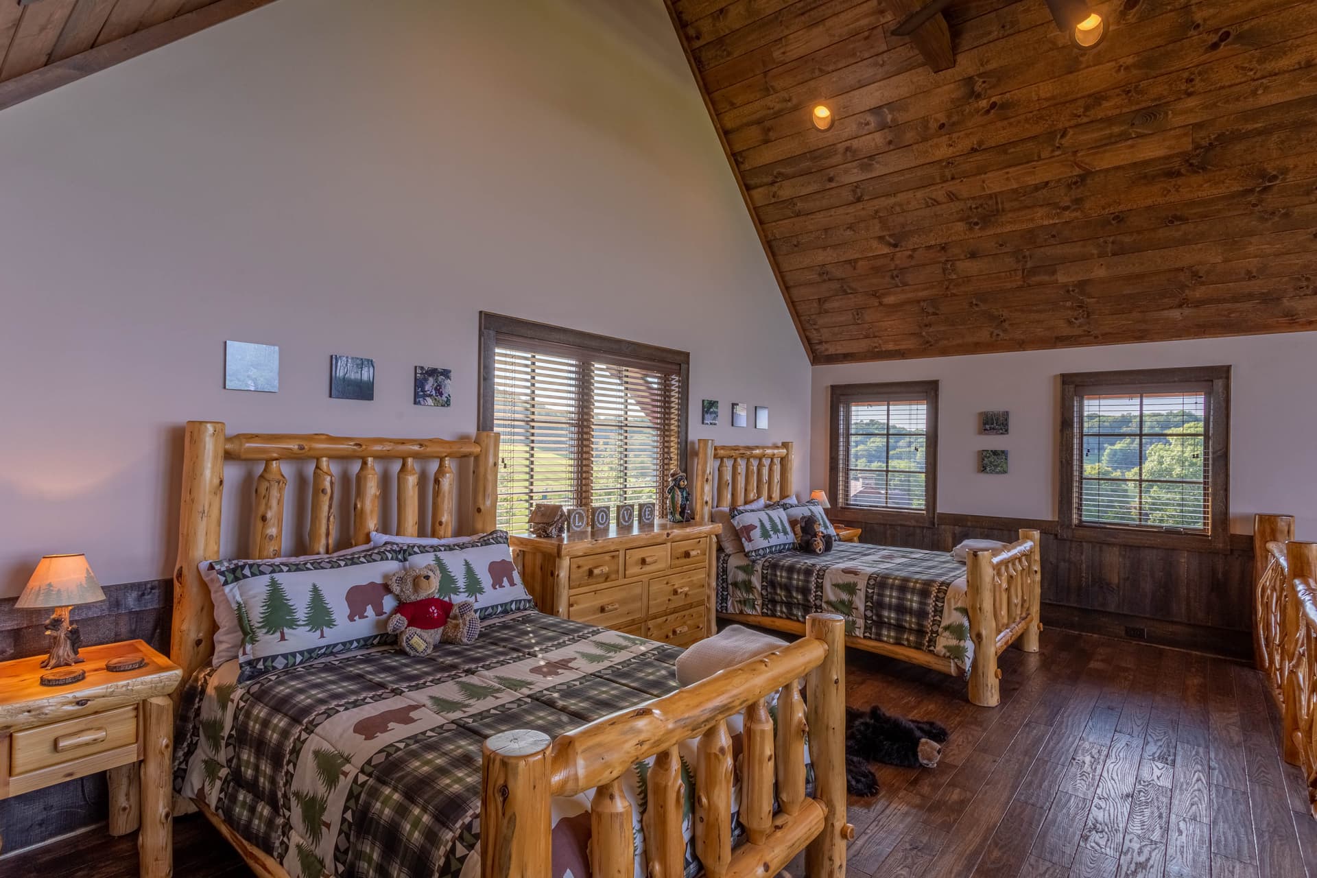 Mountain Lodge Home - Image 9