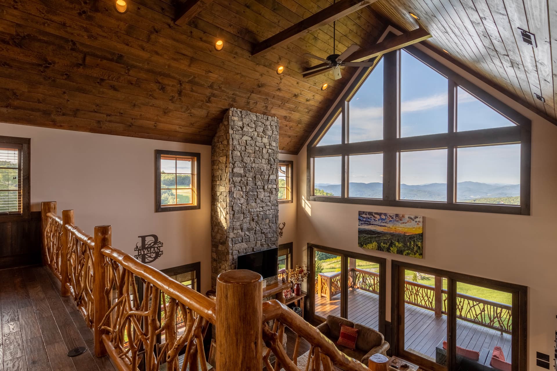 Mountain Lodge Home - Image 11