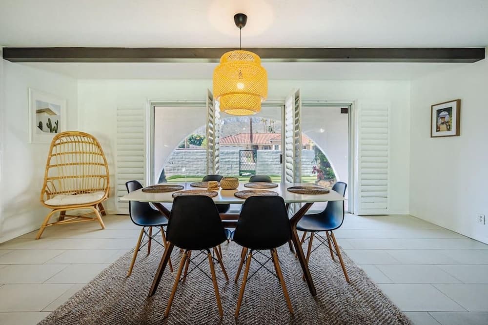 Mountain View Mid-century - Image 6