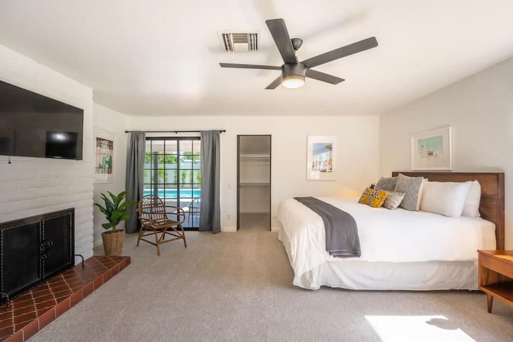 Mountain View Mid-century - Image 14