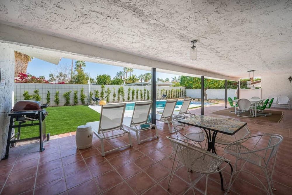 Mountain View Mid-century - Image 32