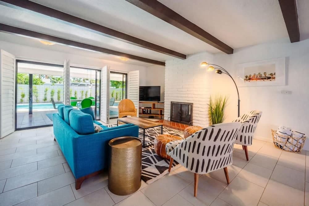 Mountain View Mid-century - Image 4