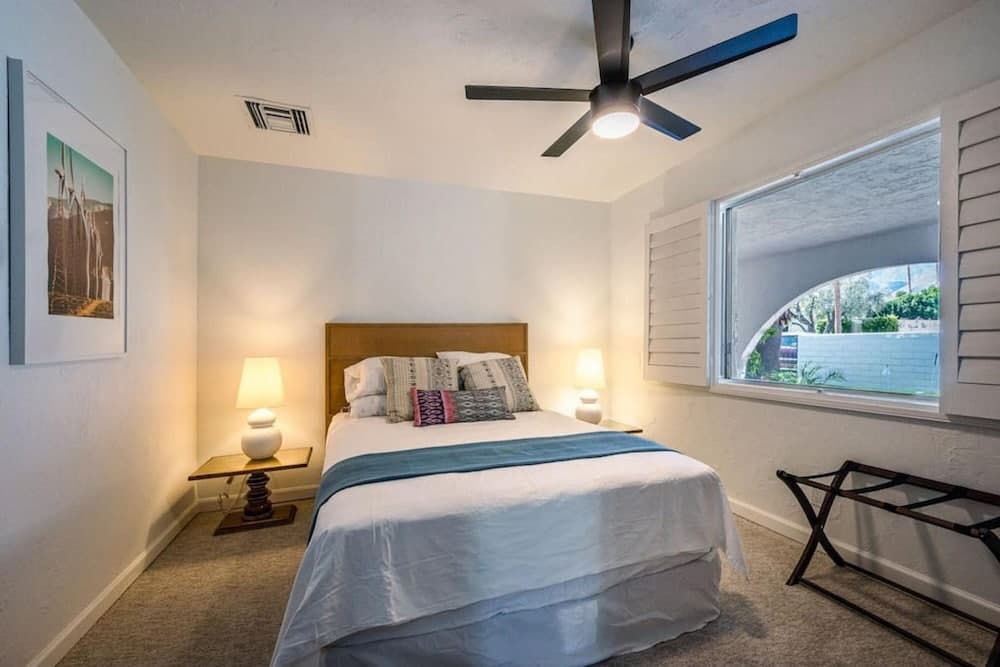 Mountain View Mid-century - Image 20