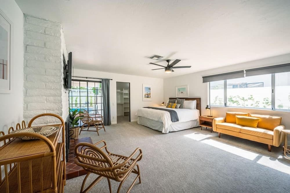 Mountain View Mid-century - Image 21