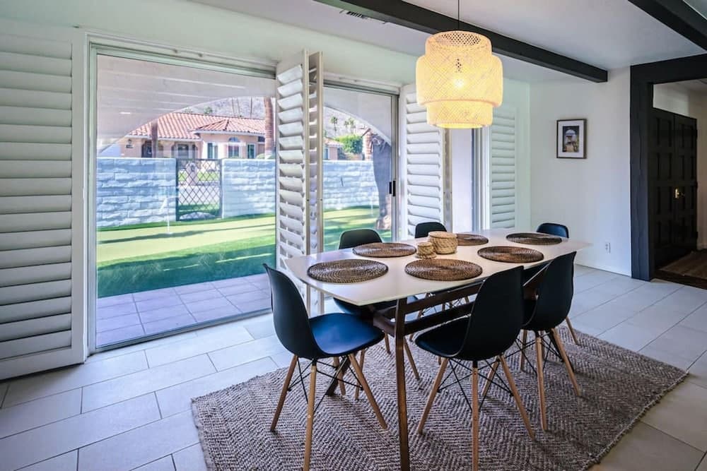 Mountain View Mid-century - Image 7