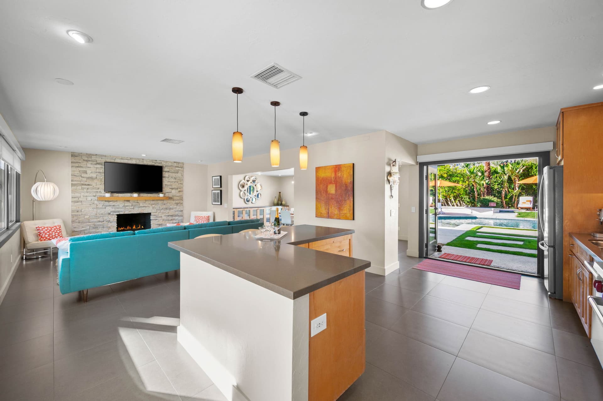 Mountain View Modern - Image 9