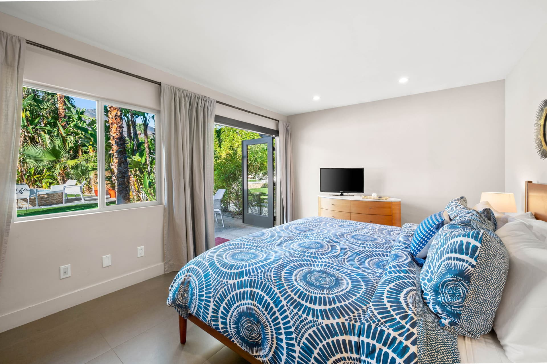 Mountain View Modern - Image 18