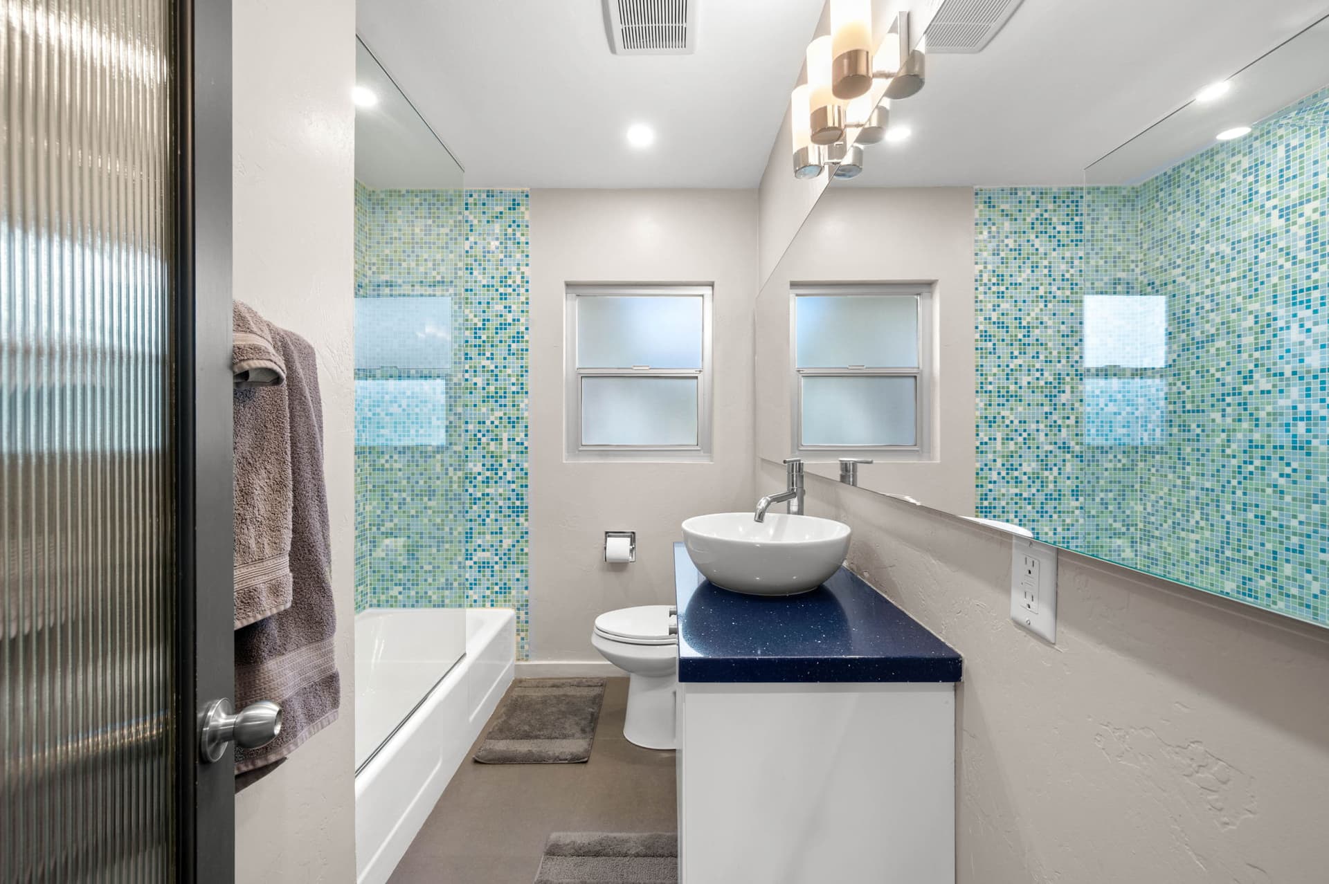 Mountain View Modern - Image 21