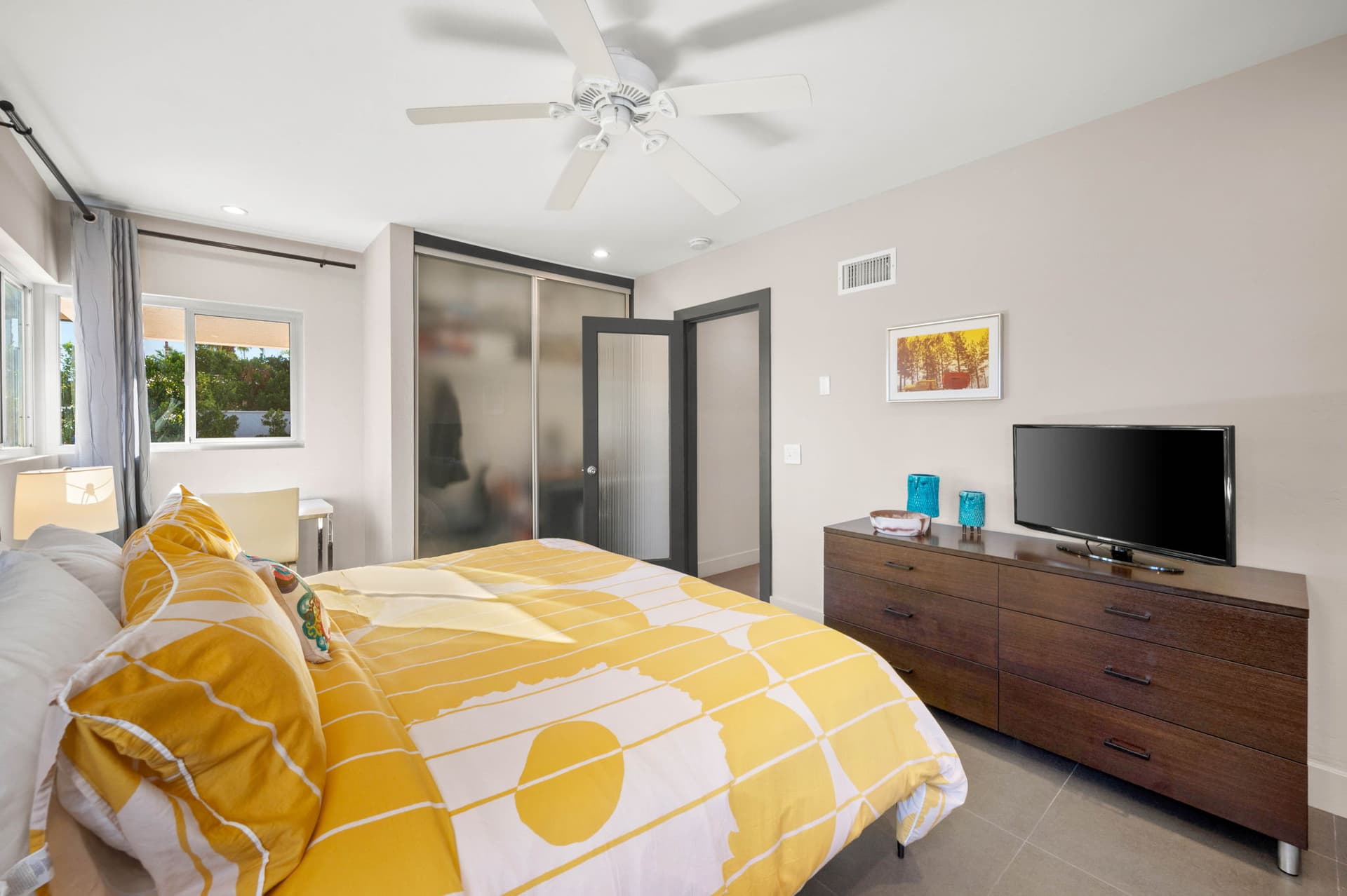 Mountain View Modern - Image 23