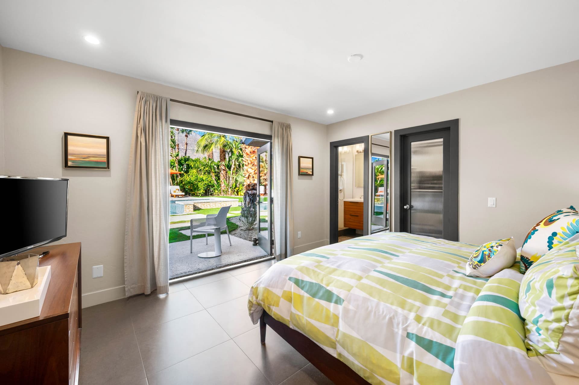 Mountain View Modern - Image 24