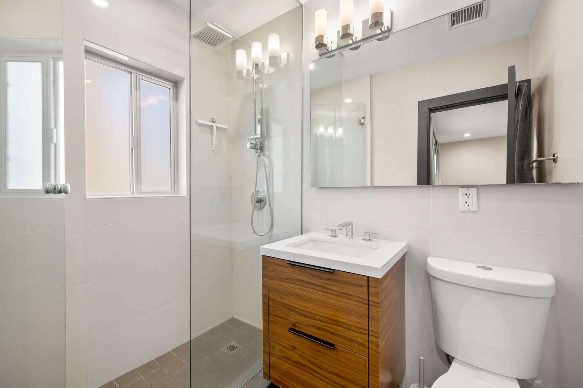 Mountain View Modern - Image 26