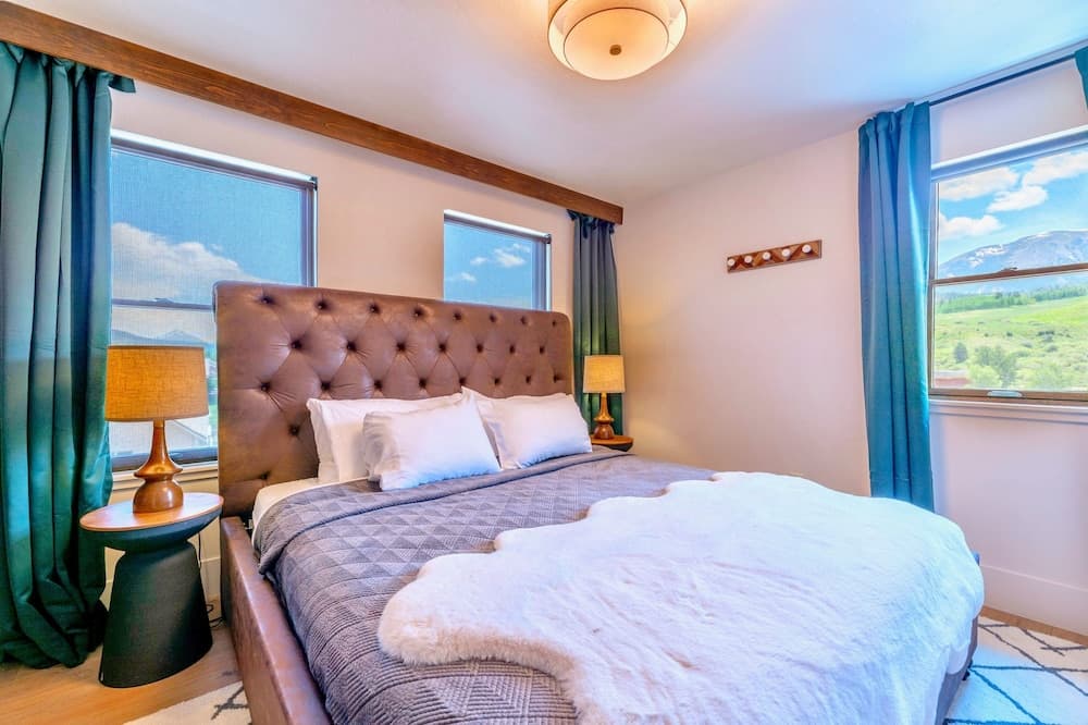 Hearthglen Townhouse - Image 4