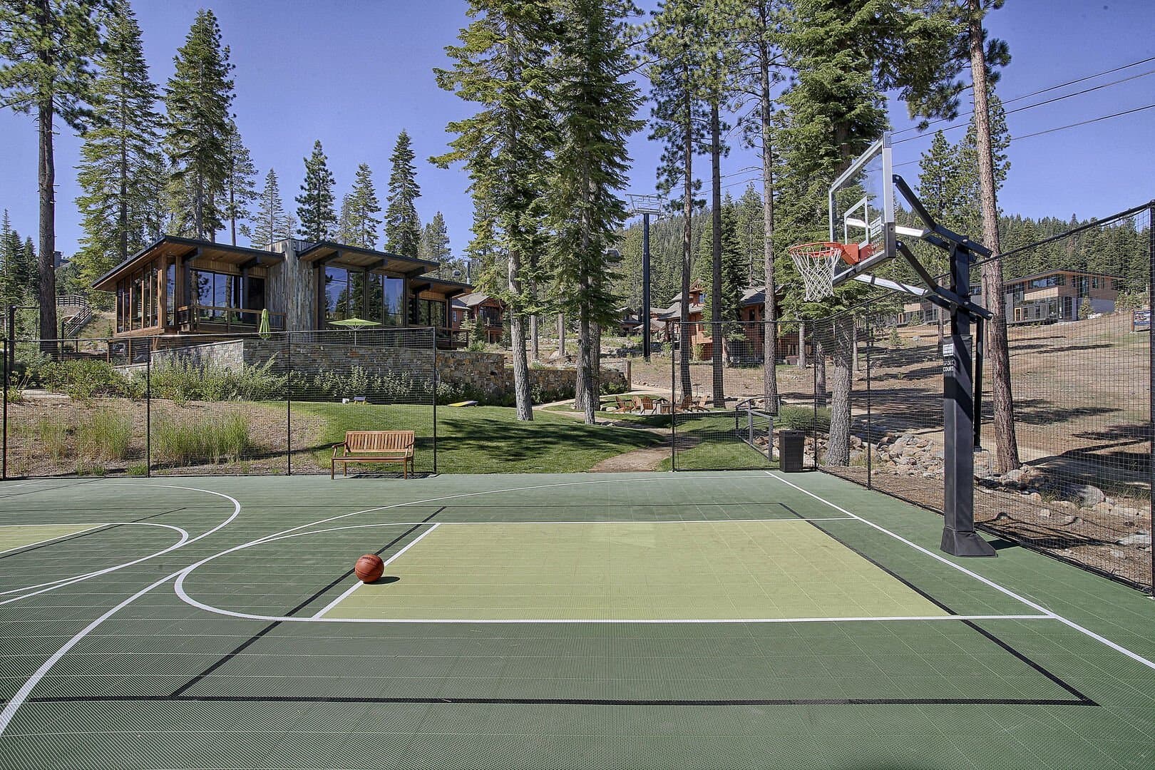 Mountainside Ski-in Ski-Out - Image 18