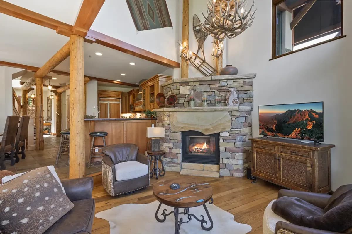 Pine Meadows House - Image 1