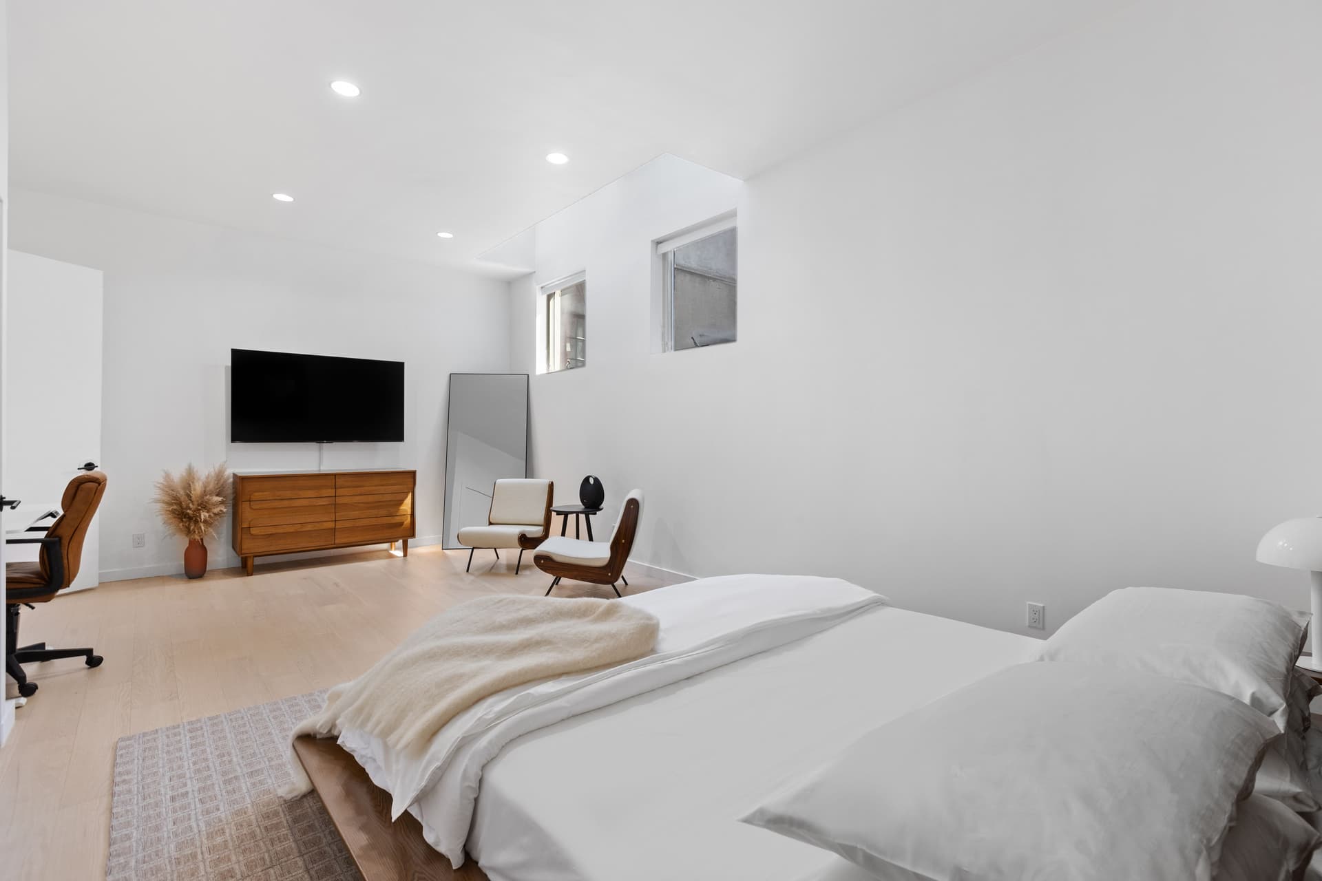 Still Ex Residence - Image 27