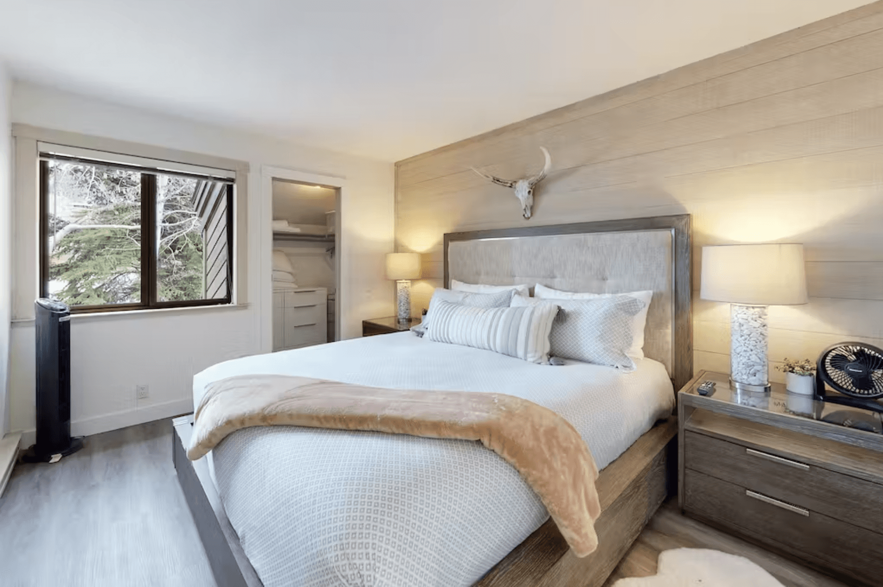 Mountain Modern Escape - Image 10