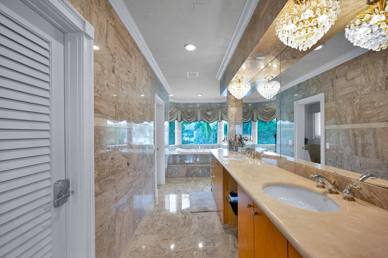 Oceanfront Estate - Image 16