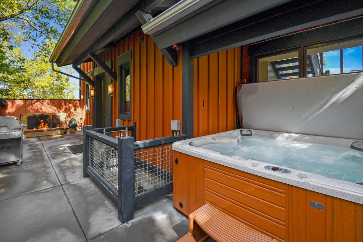 Red Wagon House - Image 48