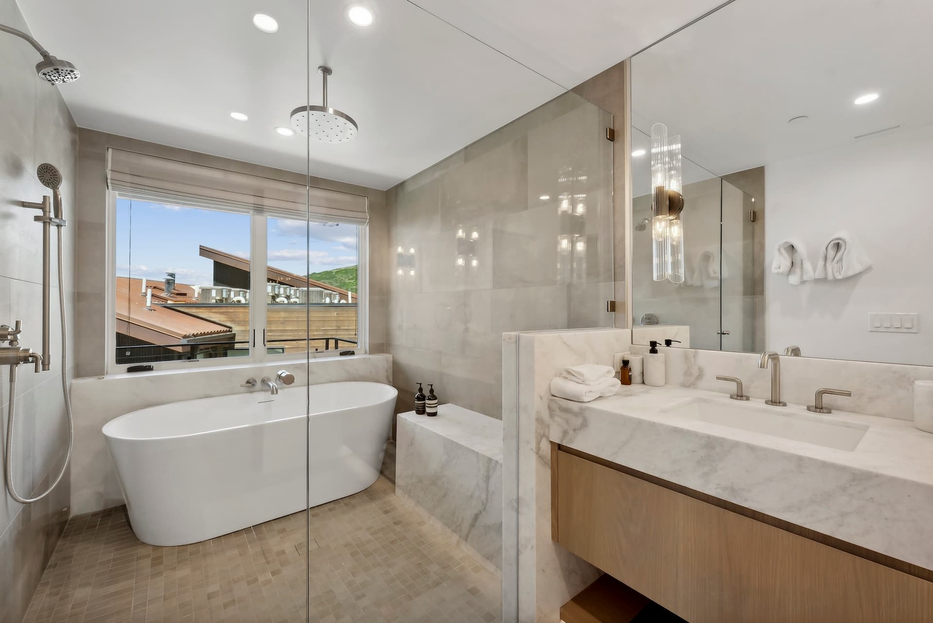 Slopeside Modern in Kings Crown - Image 19