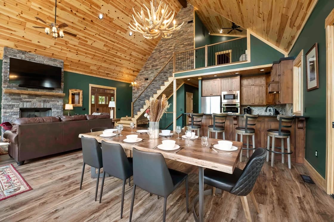 Black Bear Lodge - Image 23