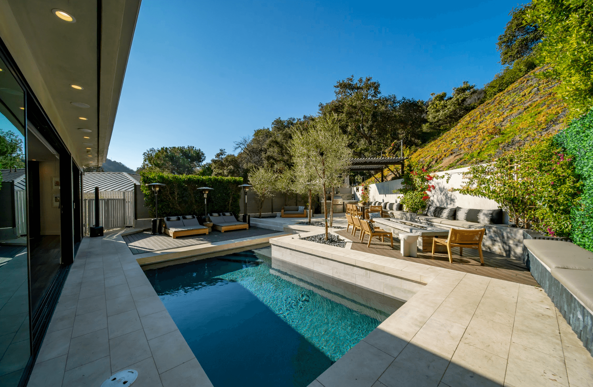 Willow Glen Villa - Image 2