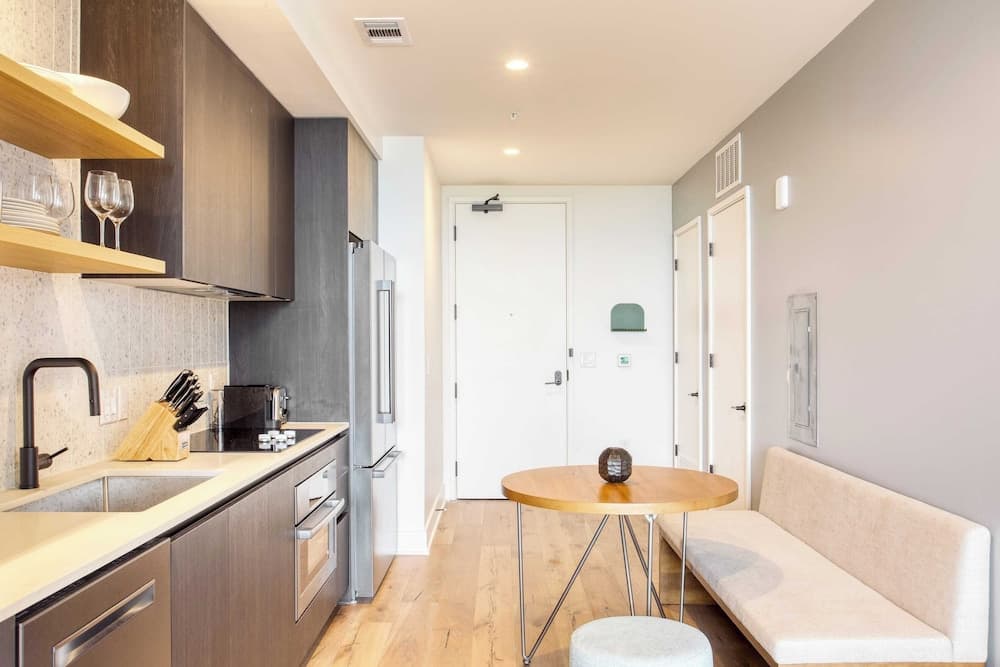 High Rise Retreat #1405 - Image 6