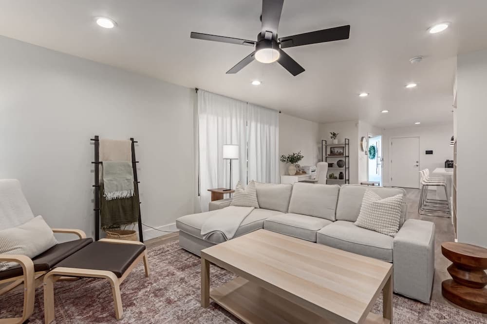 Greystone on Osborn - Image 6