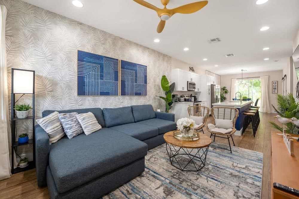 Summer Flowers Townhouse - Image 1