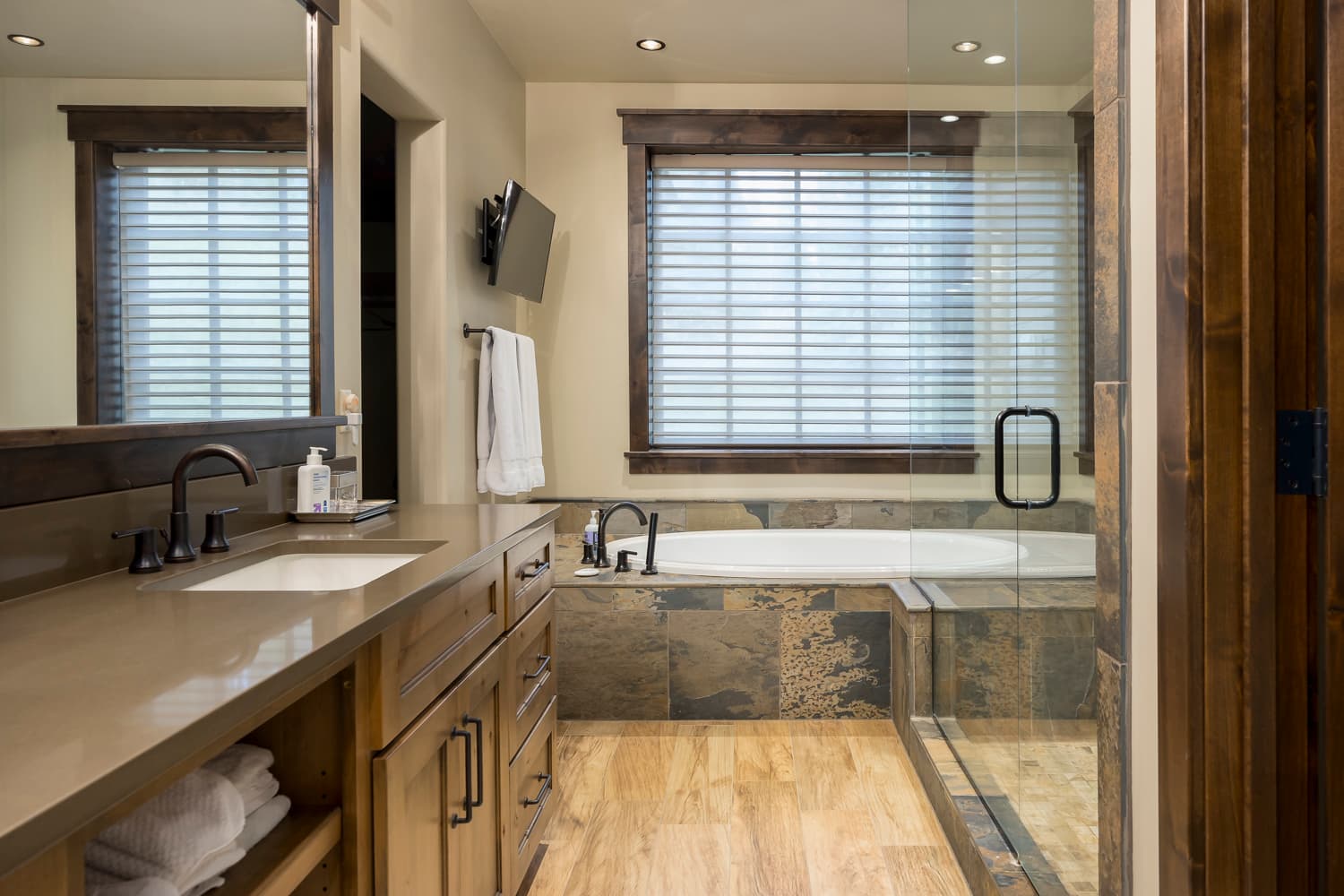 Ten Mile Vista - Image 17