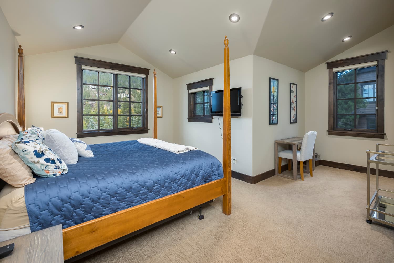 Ten Mile Vista - Image 29