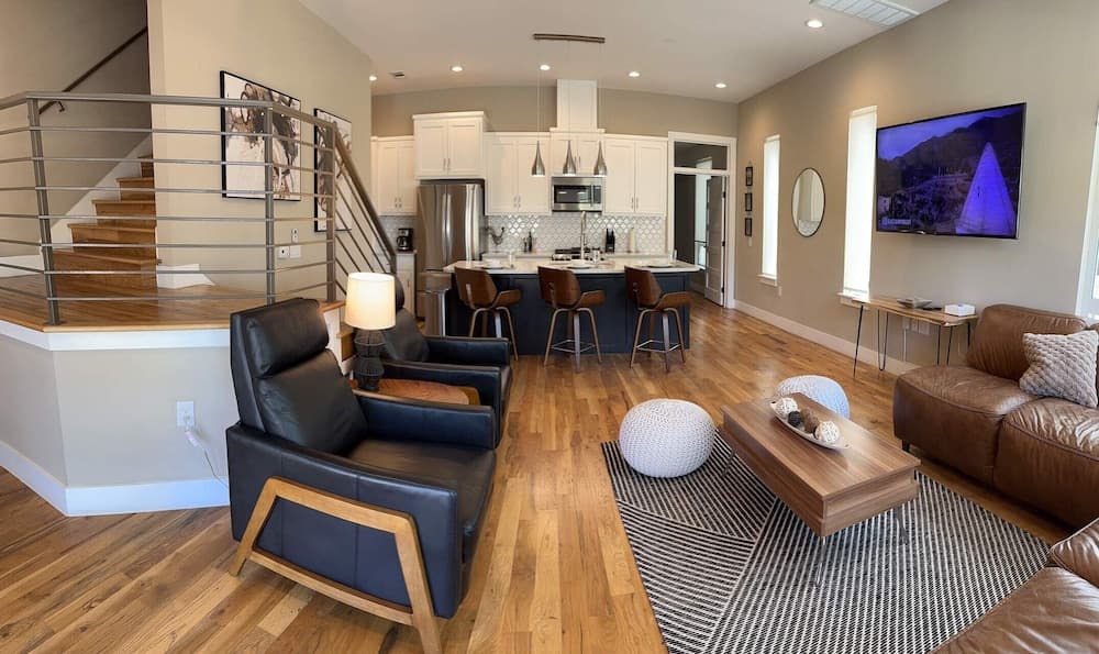 Sunny Dip & Sip Austin - Image 14