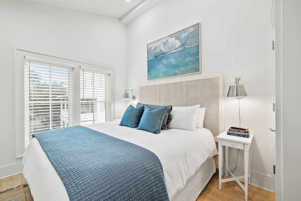 Seaside Home - Image 11