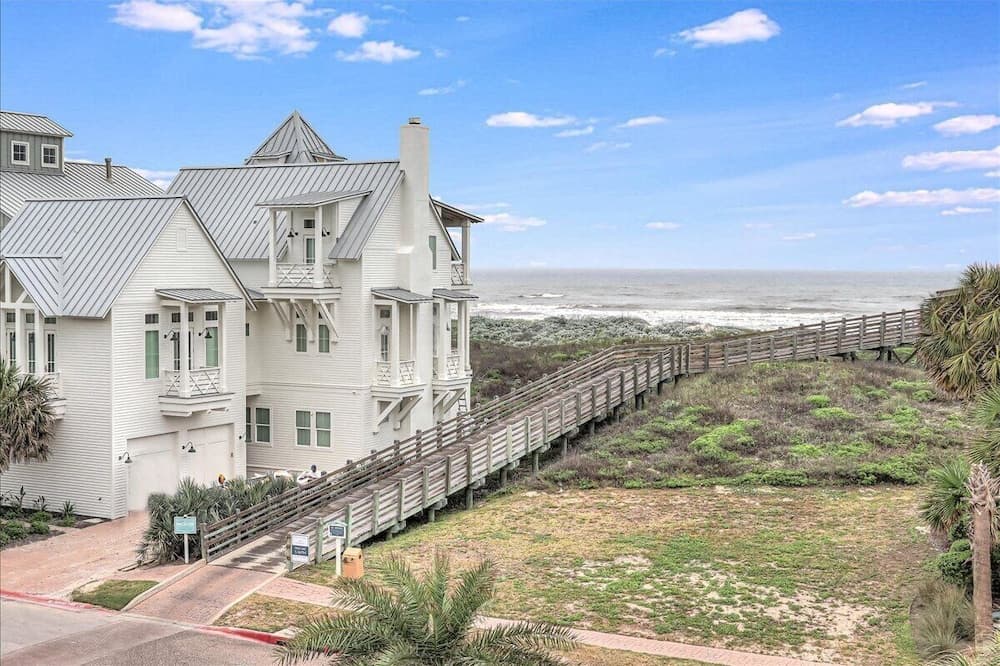 Nido En La Playa #322 - Image 2