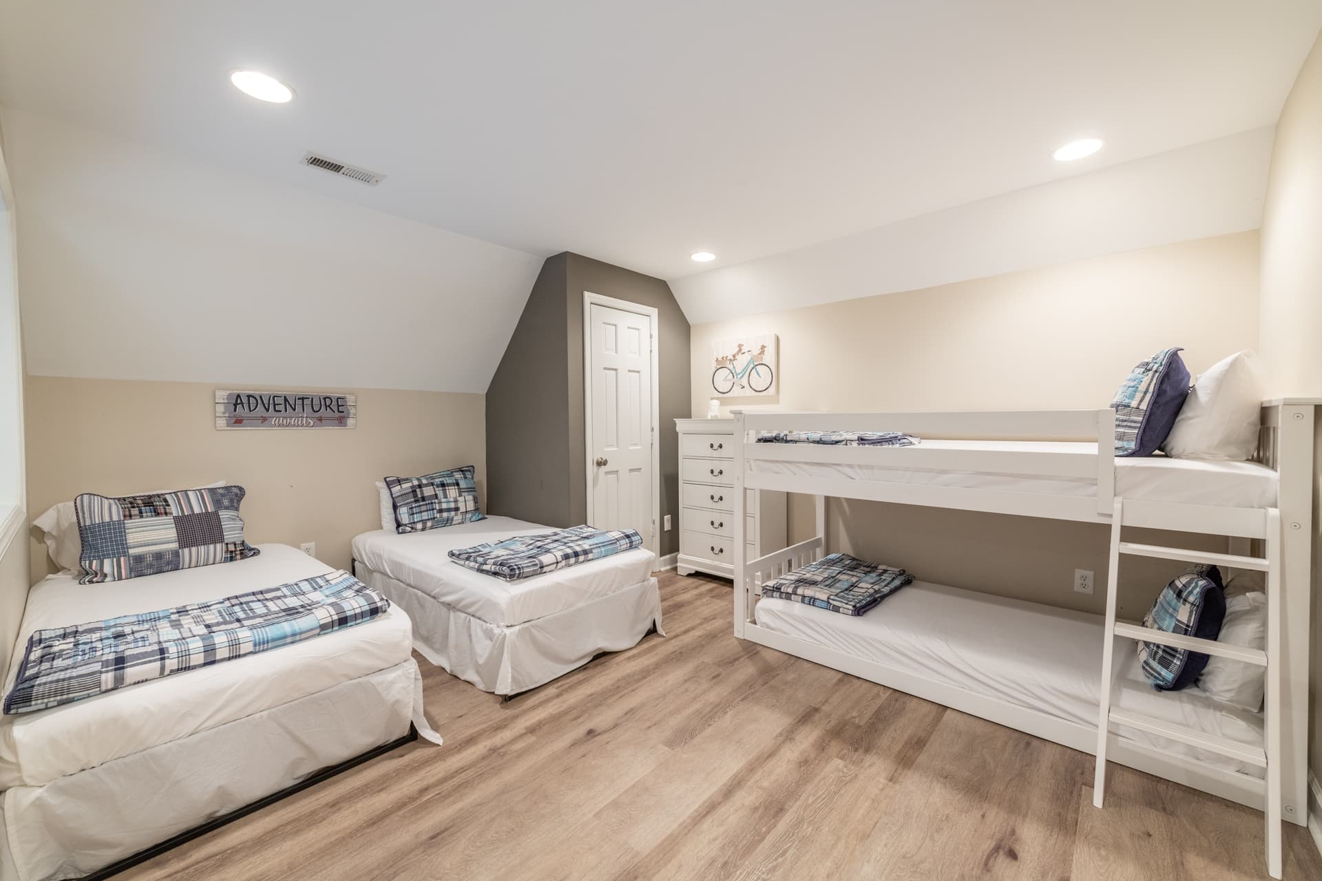 Nights on Normandy - Image 22