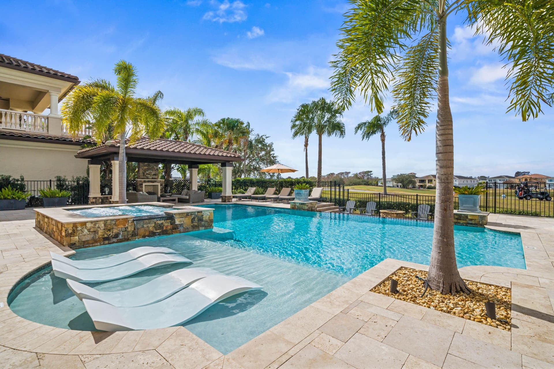 Legends Palace - Image 2