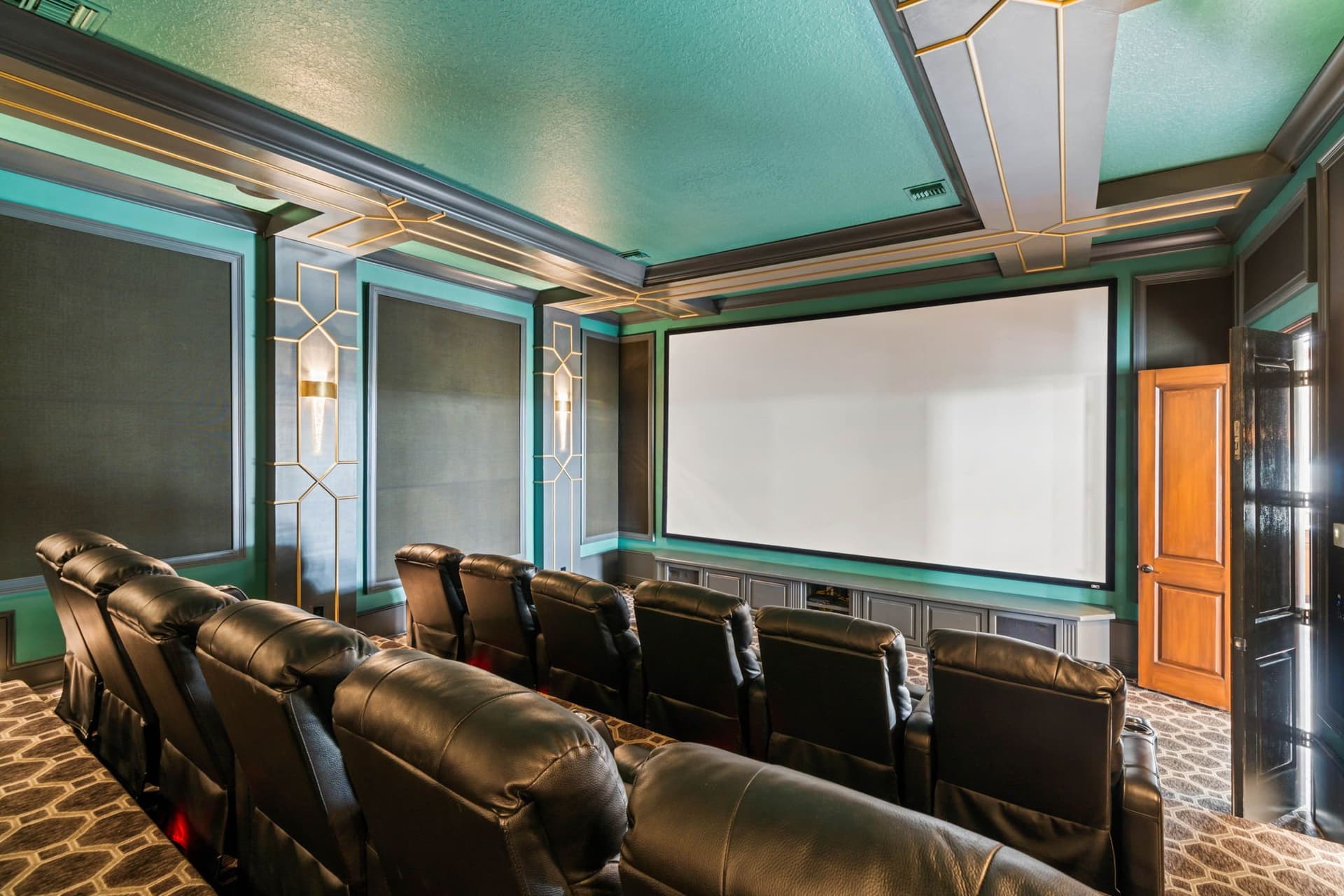 Legends Palace - Image 18