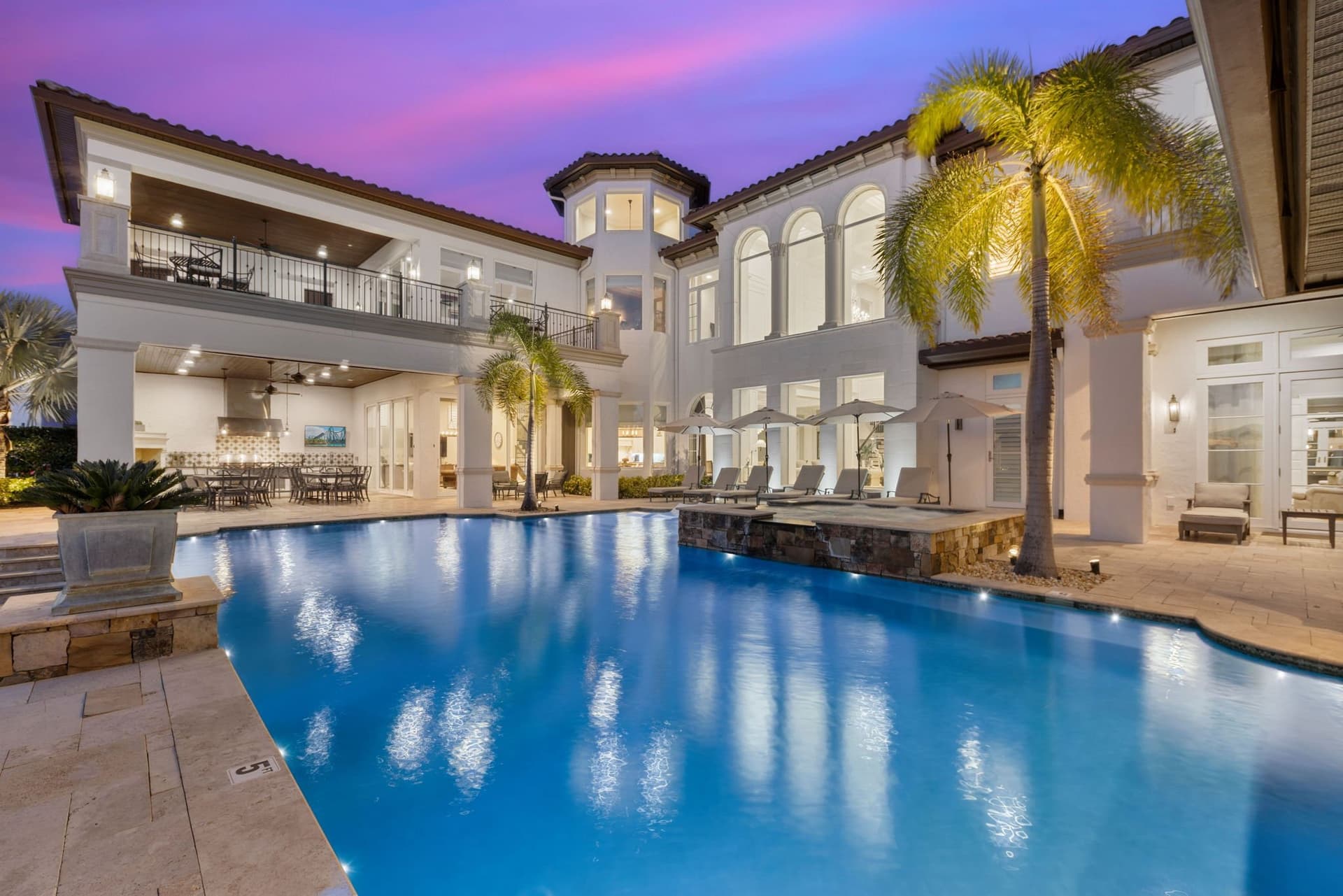 Legends Palace - Image 91