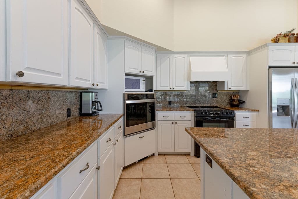 French Polo Manor - Image 4