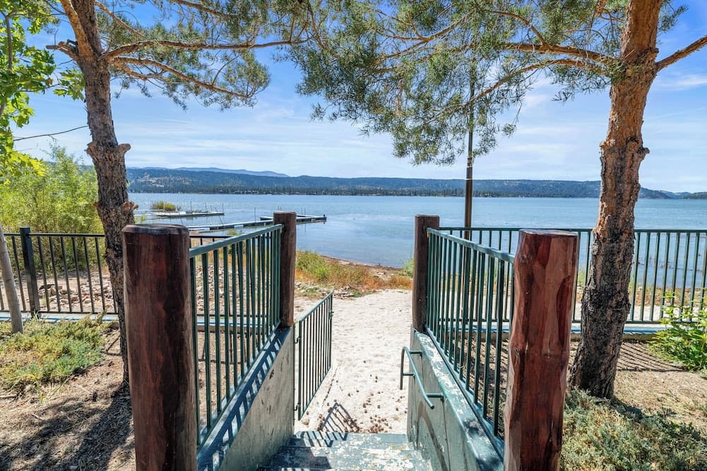 Northern Exposure Lakefront - Image 3