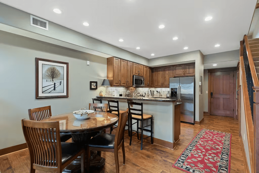 Fabulous Riverstone Retreat - Image 18