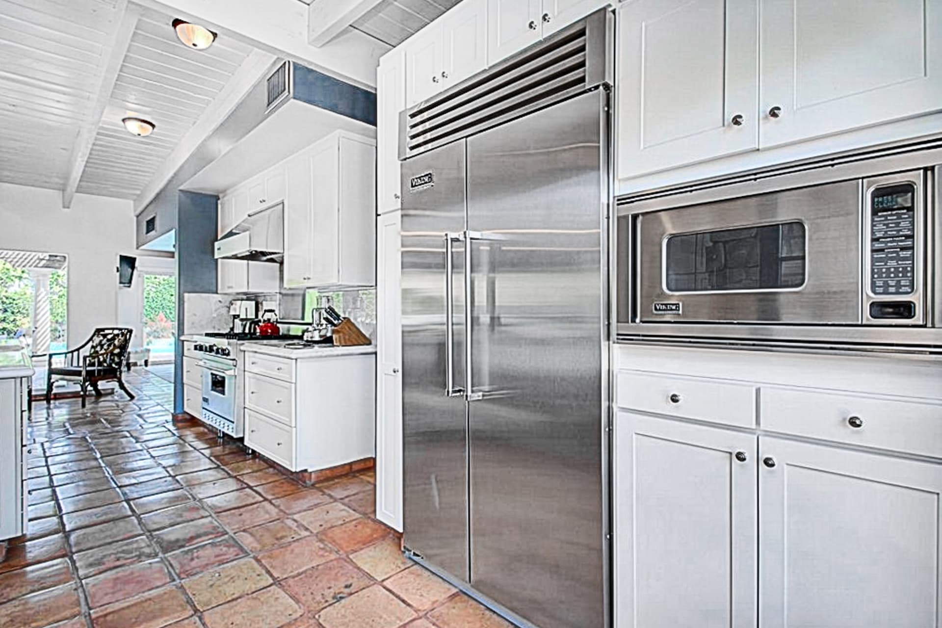 Club 1070 Home - Image 10