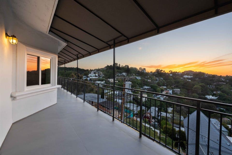 Pacific View Artist's Home - Image 51