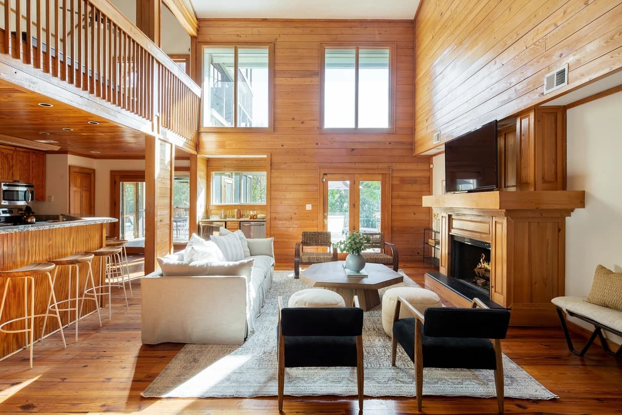 Raven Manor - Image 4