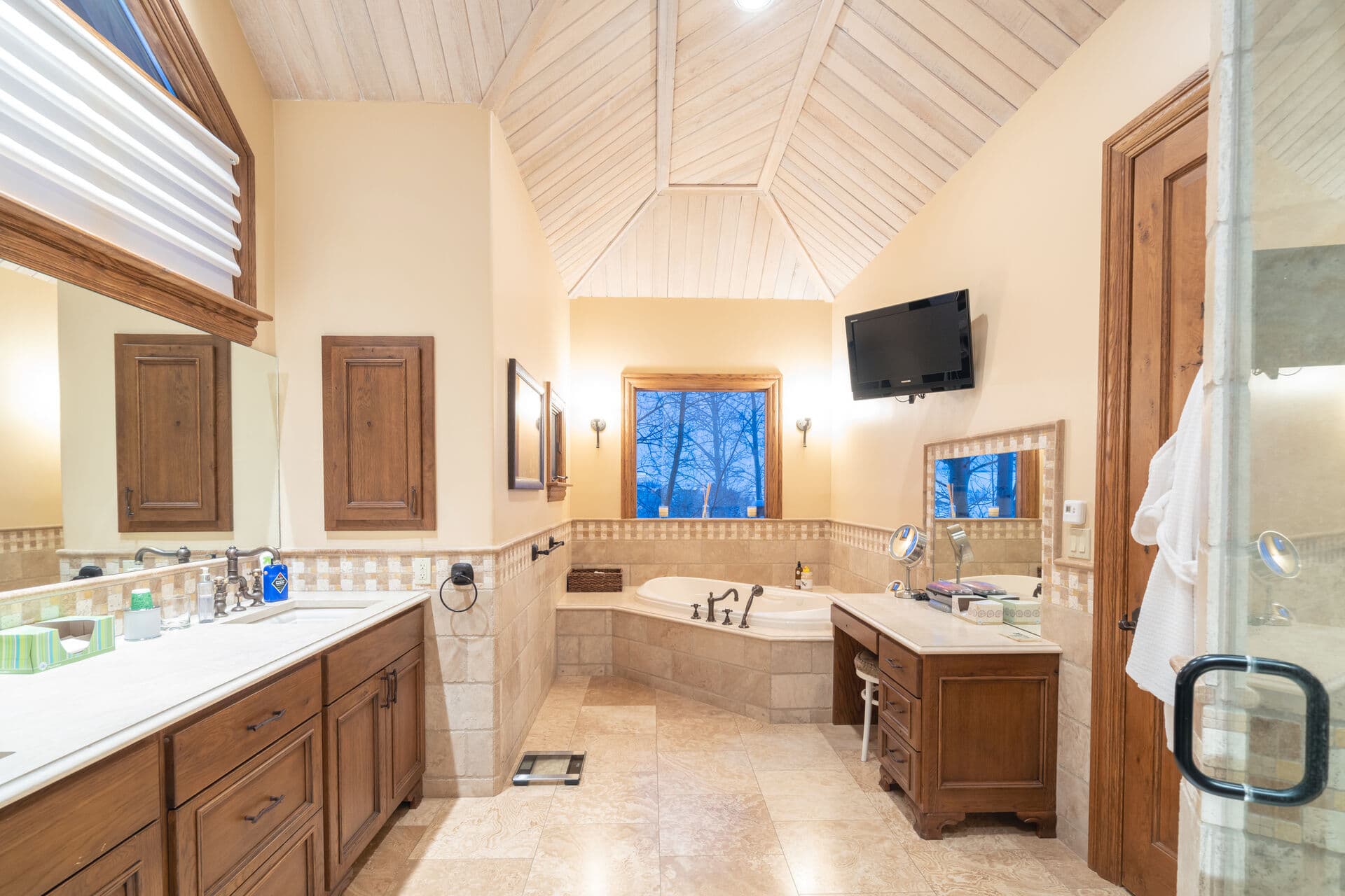 San Sophia Ridge View House - Image 16