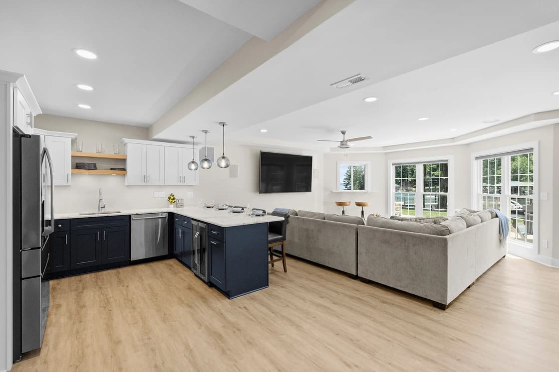 Bright Water Cove - Image 35